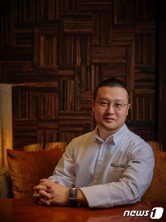 본문 이미지 - 파크 하얏트 서울의 총주방장에 선임된 다미앙 셀므.(파크 하얏트 서울 제공)