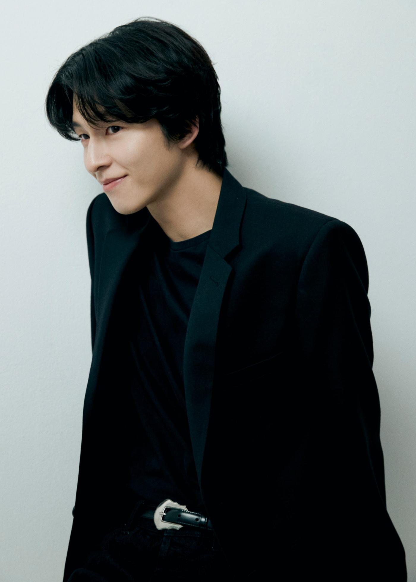 본문 이미지 - 홍경/ 매니지먼트mmm