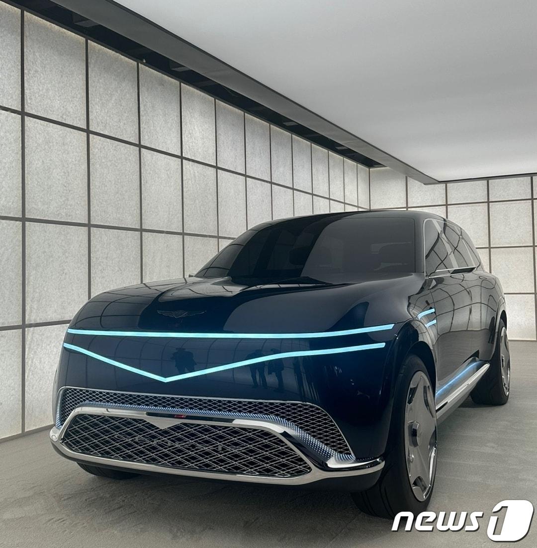 본문 이미지 -  제네시스는 25일(현지시간) 미국 뉴욕 맨해튼의 '제네시스 하우스'에서 제네시스 네오룬 콘셉트카를 세계 최초로 공개했다. ⓒ 뉴스1 이동희 기자