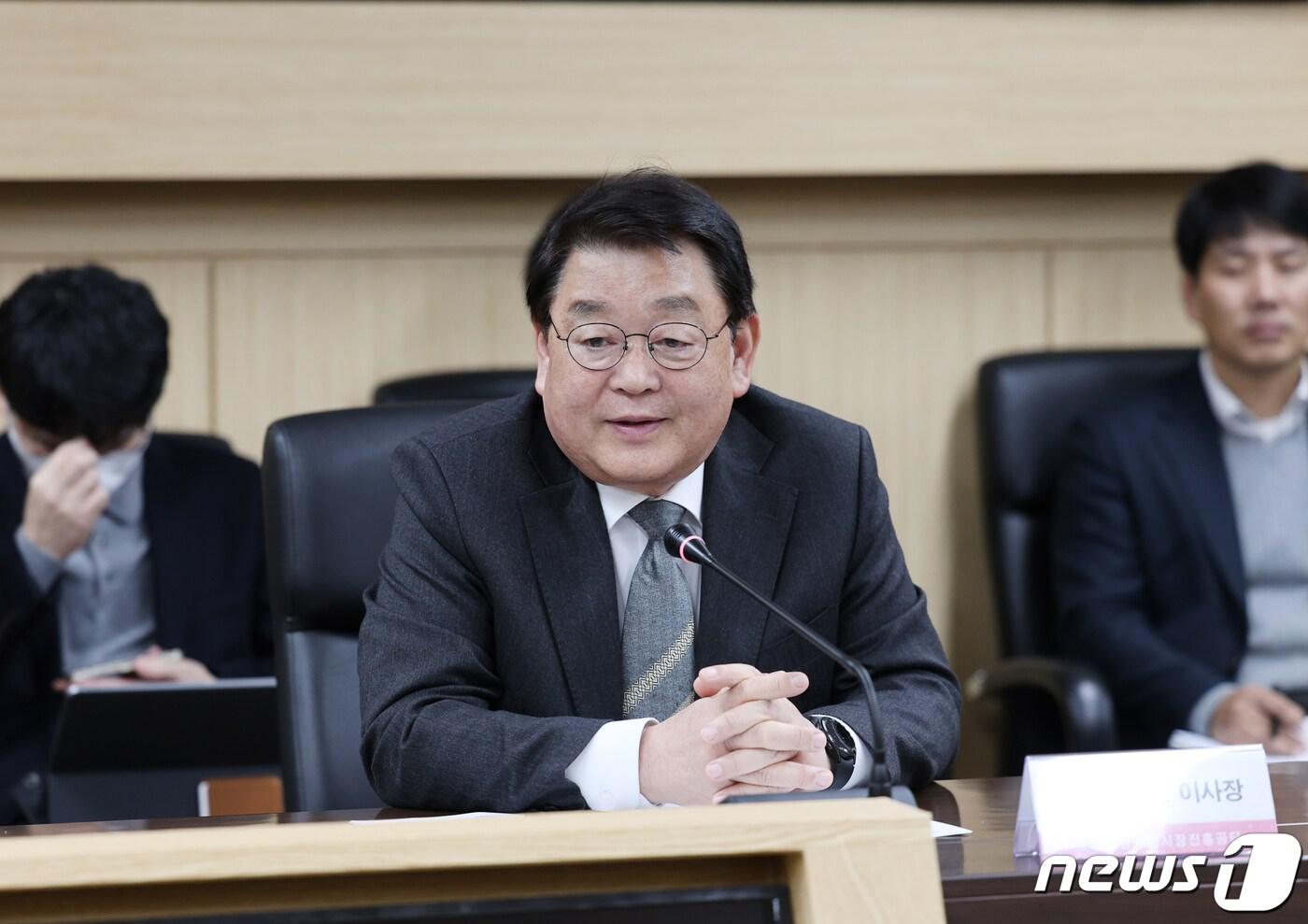 본문 이미지 - 박성효 소상공인시장진흥공단 이사장이 25일 한국산업안전보건공단과의 업무협약식에서 인사말을 하고 있다.(소상공인시장진흥공단 제공) ⓒ News1 김형준 기자
