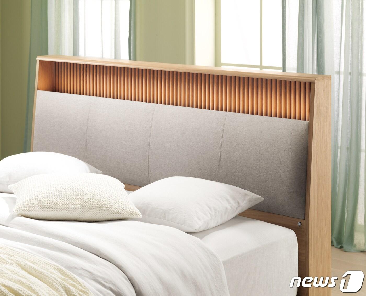 본문 이미지 -  에이스침대 루체-III 내추럴 오크(에이스침대 제공)