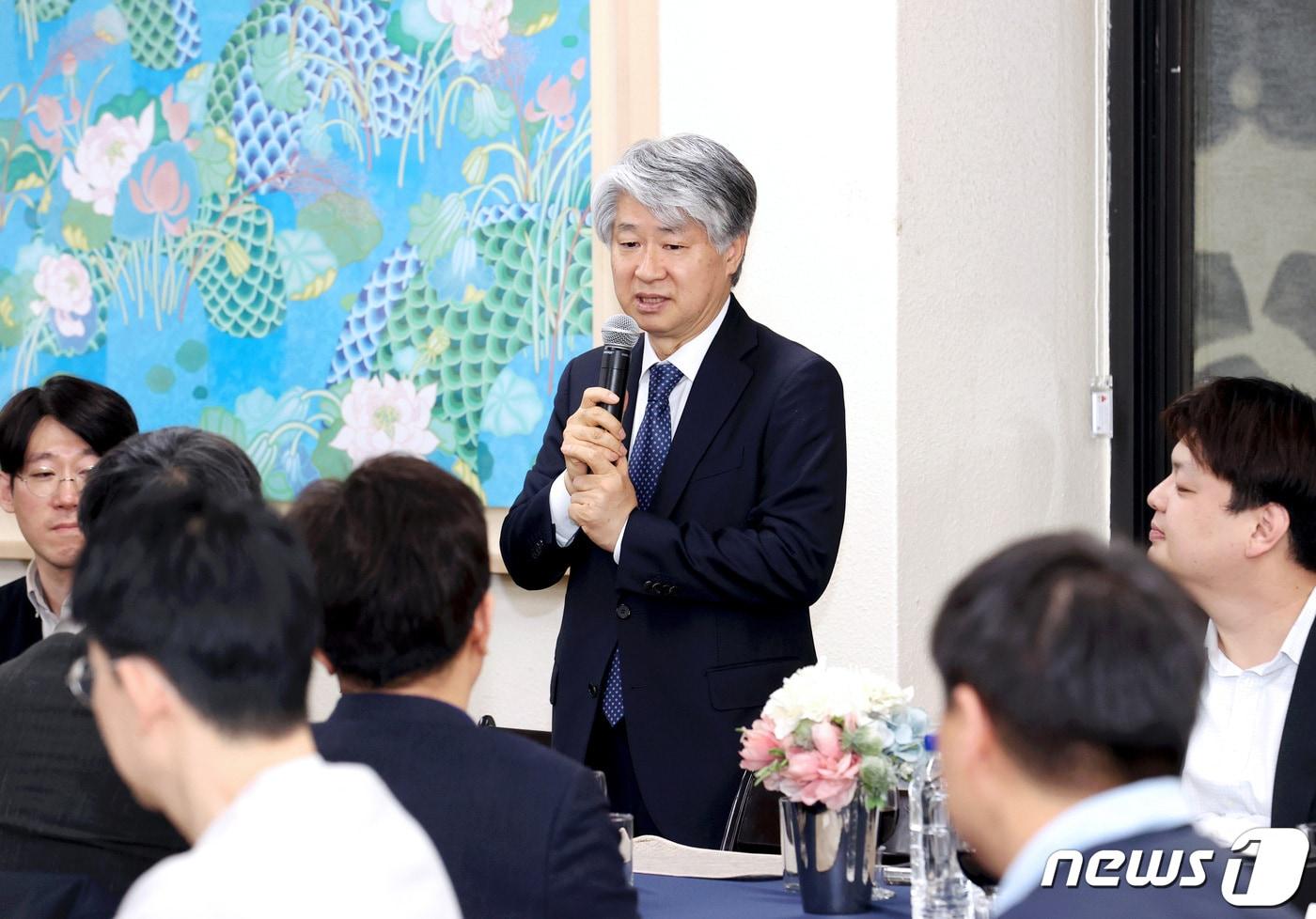 본문 이미지 - 이종석 헌법재판소장이 26일 종로 재동 헌법재판소에서 열린 기자간담회에서 발언하고 있다.(헌법재판소 제공)