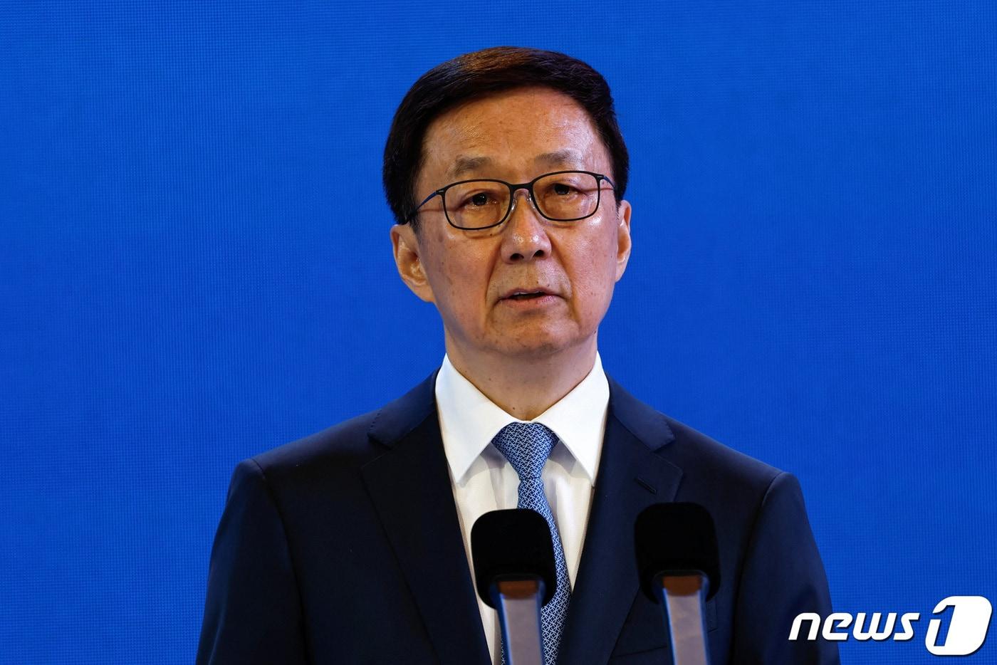 한정 중국 국가 부주석이 26일(현지시간) 베이징에서 열린 중국 투자 서밋에 참석해 연설을 하고 있다. 2024.3. 27 ⓒ 로이터=뉴스1 ⓒ News1 우동명 기자