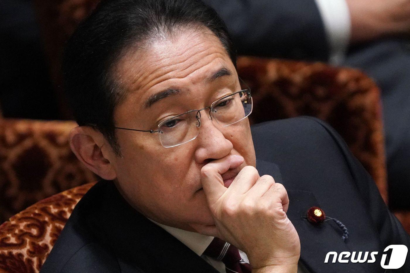 본문 이미지 - 기시다 후미오 일본 총리가 28일(현지시간) 도쿄의 참의원 예산 위원회에 출석을 하고 있다. 2024.3. 29 ⓒ AFP=뉴스1 ⓒ News1 우동명 기자