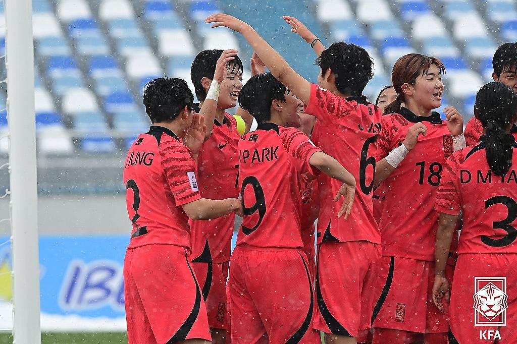 본문 이미지 - U-20 여자 축구 대표팀. (대한축구협회 제공)