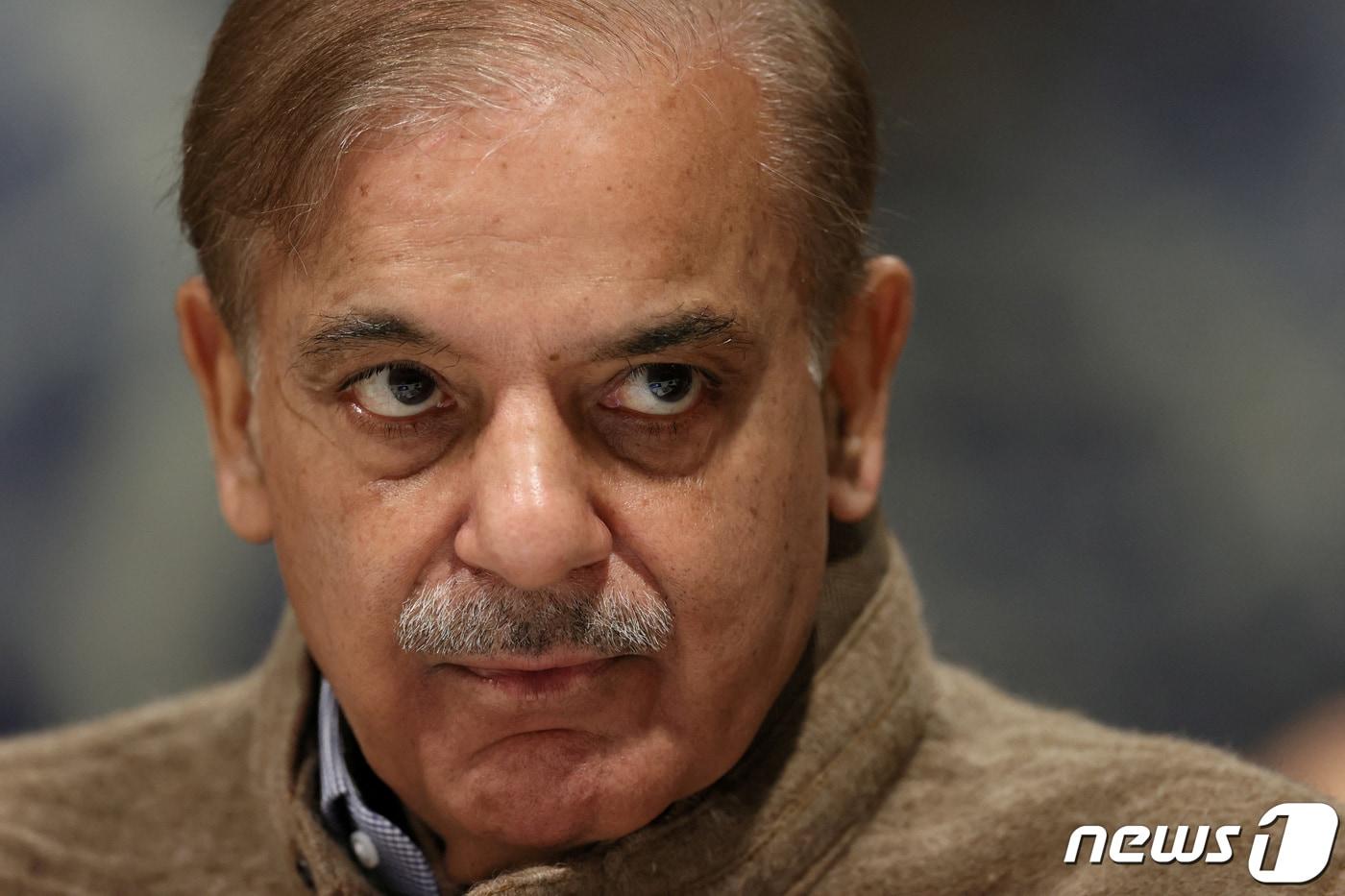 본문 이미지 - 파키스탄 신임 총리에 3일(현지시간) 셰바즈 샤리프 전 총리가 선출됐다. 사진은 2023년 1월 스위스 제네바에서 열린 유엔 회의에 샤리프 당시 총리가 참석한 모습. 2024.3.3. ⓒ 로이터=뉴스1 ⓒ News1 김성식 기자