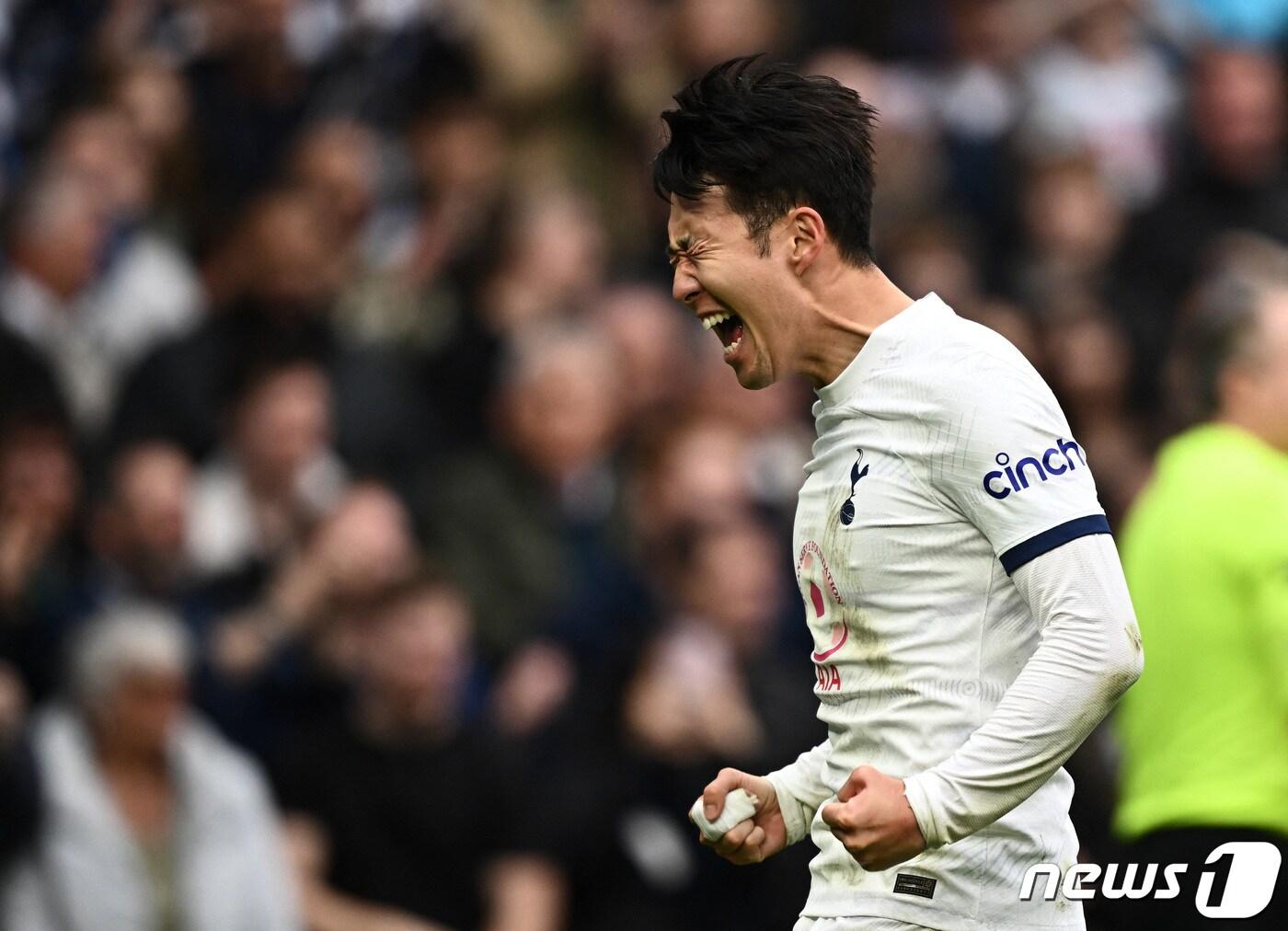 본문 이미지 - 득점 후 포효하는 토트넘의 손흥민 ⓒ 로이터=뉴스1