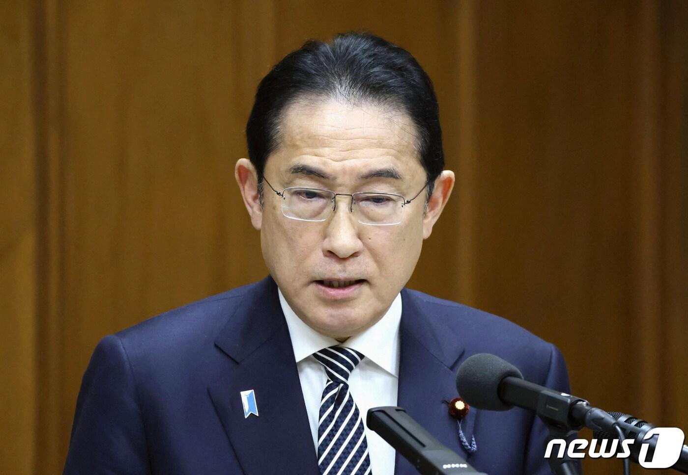 본문 이미지 - 지난 2월 일본 도쿄 국회 정치윤리심의위원회에 참석한 기시다 후미오 총리가 미간을 좁힌 채 발언하는 모습. 2024.02.29/ ⓒ 로이터=뉴스1 ⓒ News1 권진영 기자