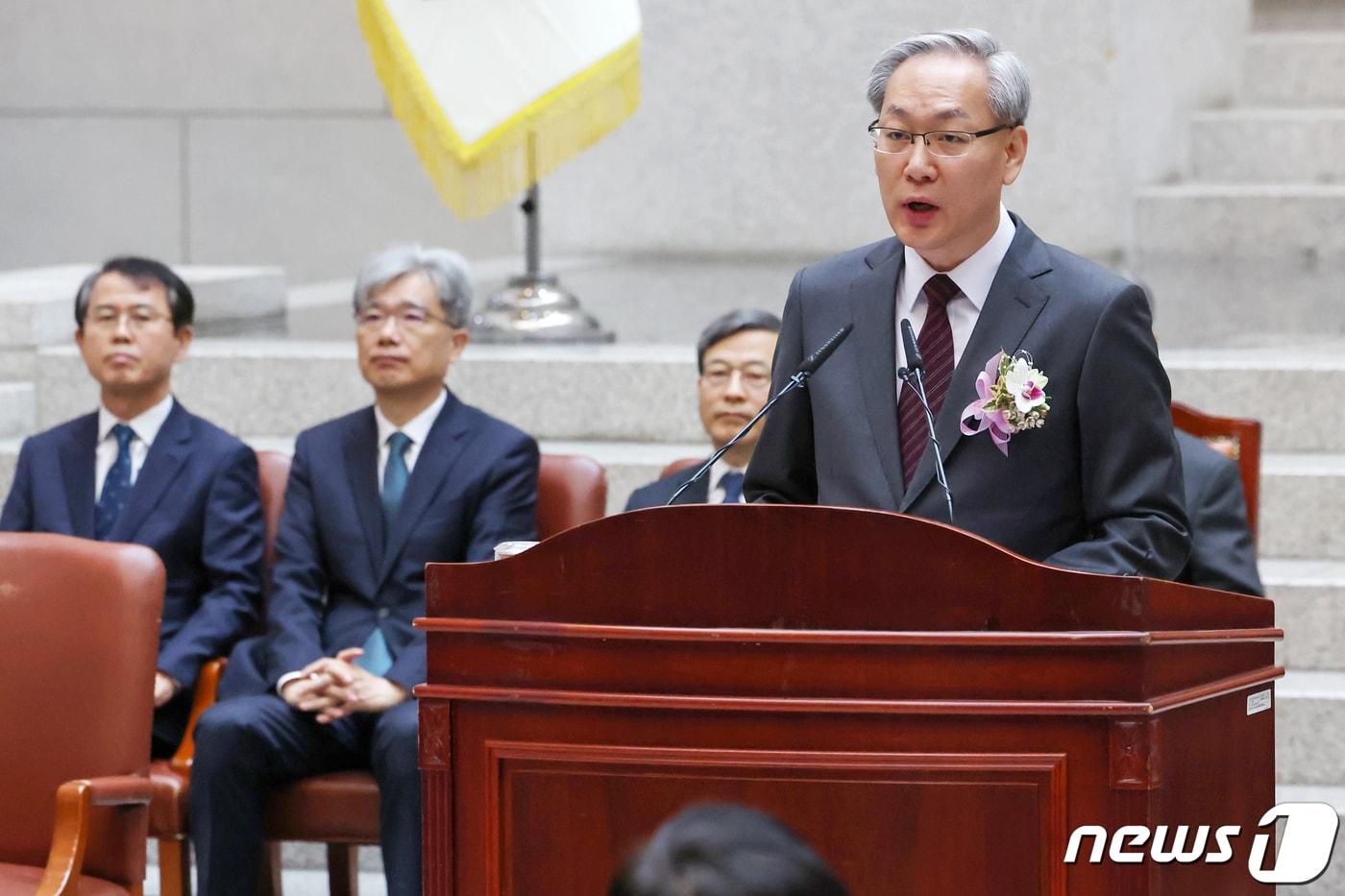 엄상필 신임 대법관이 4일 오전 서울 서초구 대법원에서 열린 취임식에 참석해 취임사를 하고 있다. 2024.3.4/뉴스1 ⓒ News1 민경석 기자