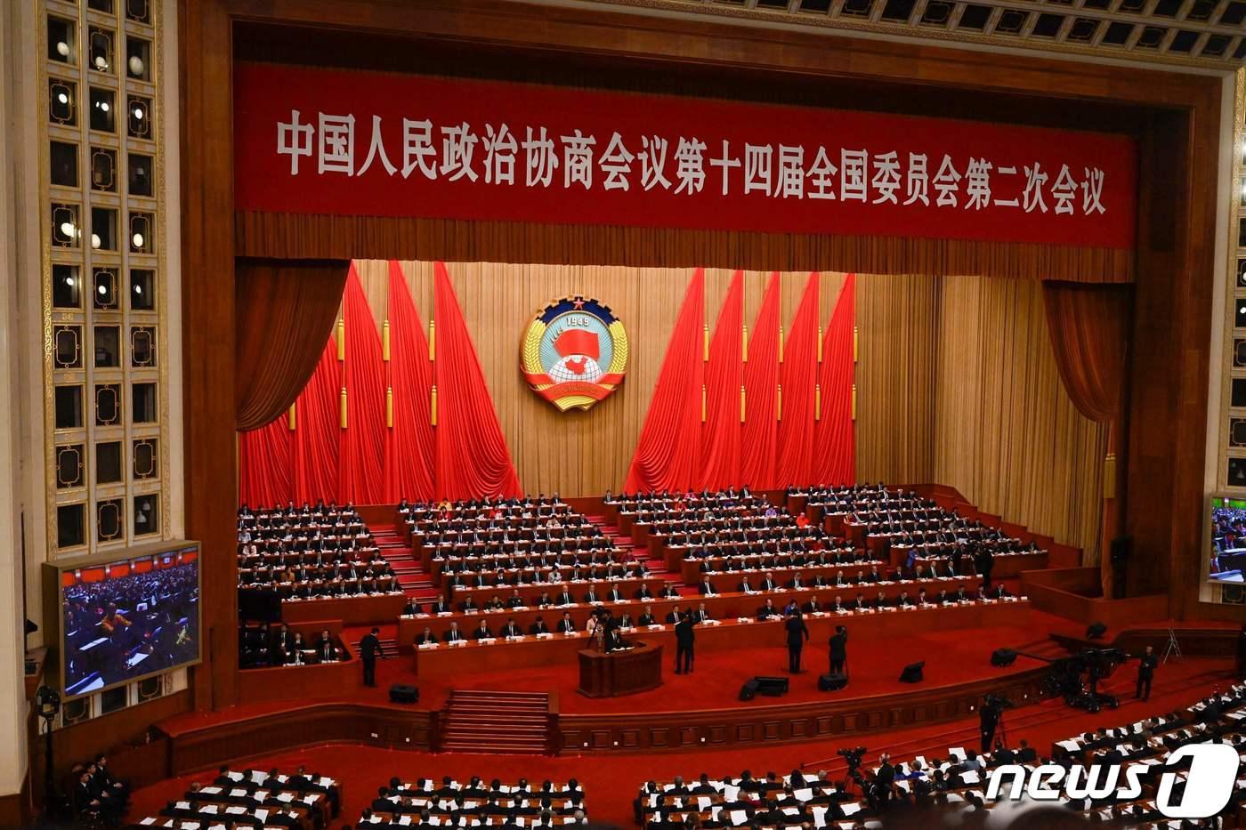 중국의 최대 정치 연례행사인 양회가 4일 전국인민정치협상회의(정협) 개막을 시작으로 본격 일정에 들어갔다. 최고 입법 기관인 전국인민대표대회(전인대)는 5일 개막한다. 사진은 정협 개막식이 열린 베이징 인민대회당 2024.03.04 ⓒ AFP=뉴스1 ⓒ News1 최종일 기자