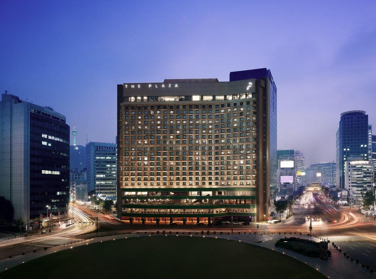 본문 이미지 - 더 플라자 전경.(한화호텔앤드리조트 제공)./ 