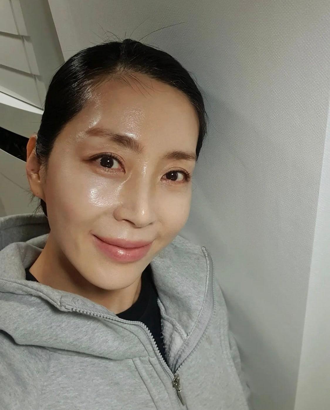 본문 이미지 - 송윤아 인스타그램