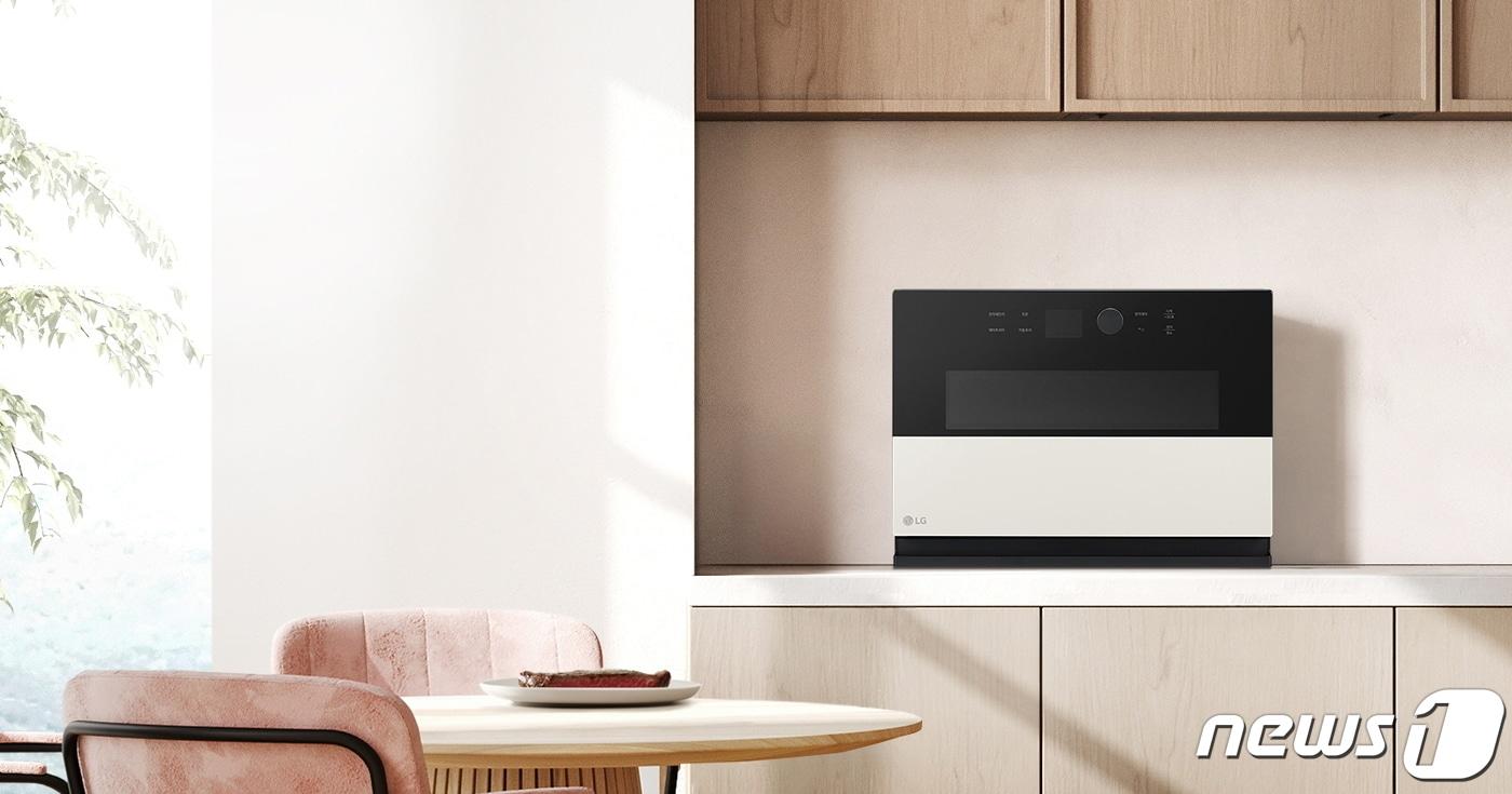LG전자가 출시한 '디오스 오브제컬렉션 광파오븐' 신제품.(LG전자 제공)