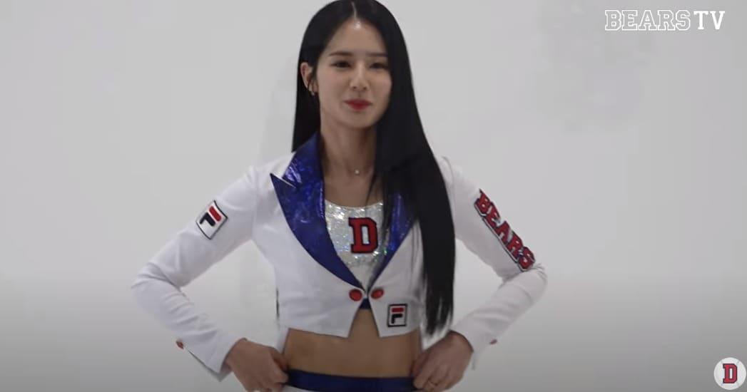 본문 이미지 - 인기 치어리더 박기량.(두산 베어스 공식 유튜브 갈무리)
