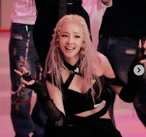 본문 이미지 - 가수 산다라박 인스타그램 갈무리