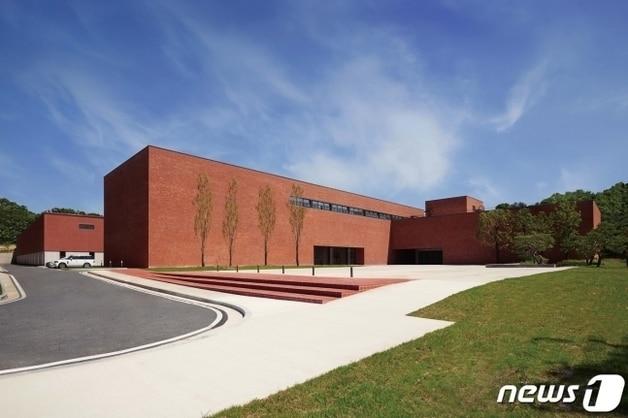 본문 이미지 - 시몬스 이천 본사 전경&#40;시몬스 제공&#41; 