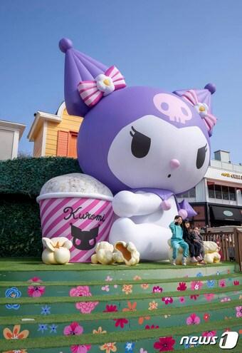 본문 이미지 - 자이언트 쿠로미 포토존(에버랜드 제공)