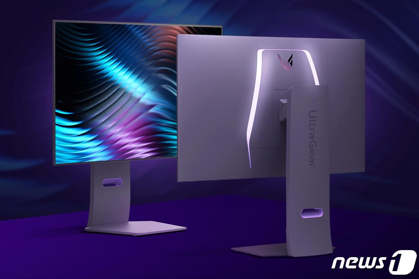 본문 이미지 - LG전자가 올레드(OLED) 게이밍 모니터 신제품 5종을 선보인다.  32GS95UE 모델은 고주사율과 고해상도 모드를 전환할 수 있는 듀얼 모드를 지원한다. (LG전자 제공)