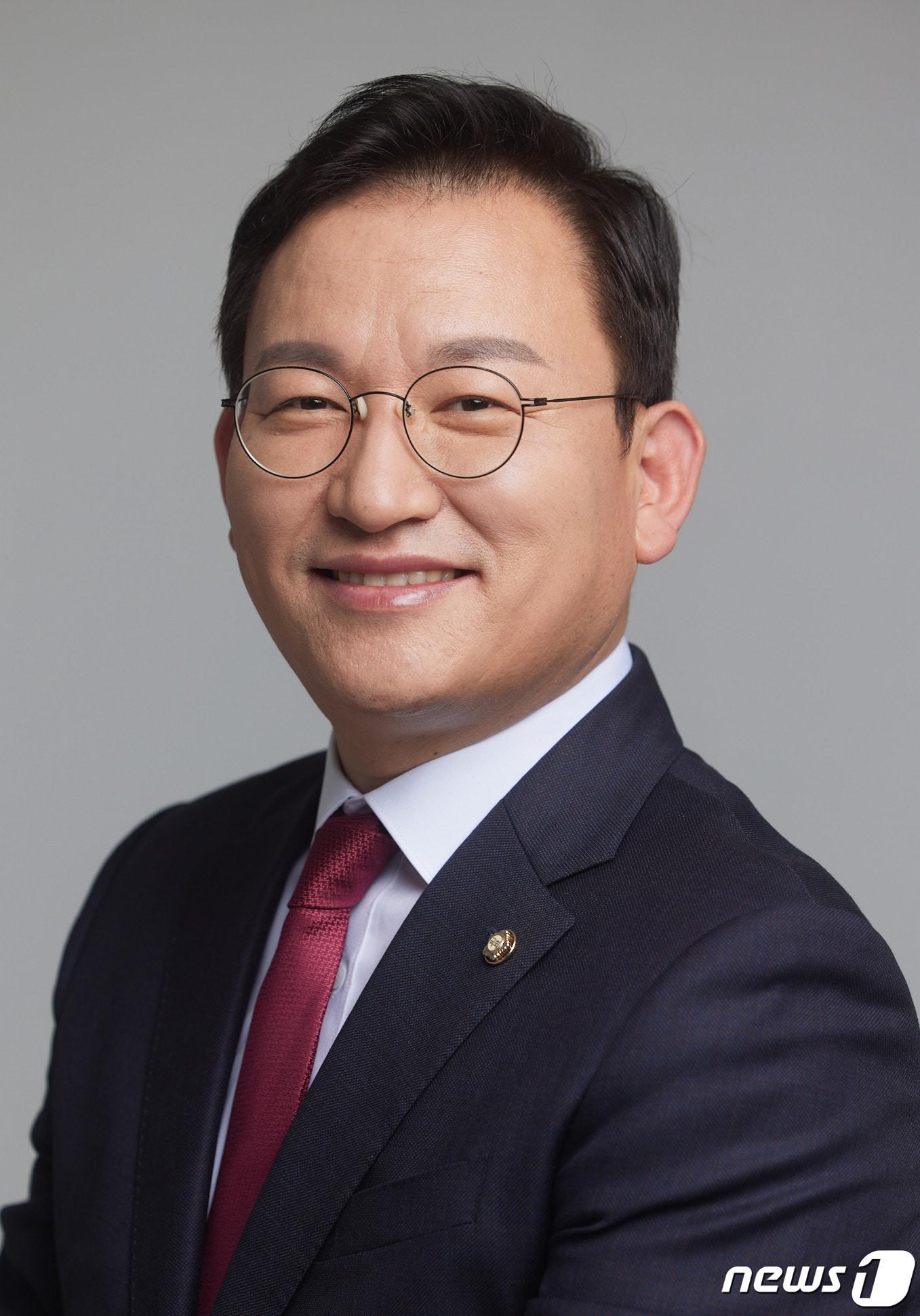 본문 이미지 - 김형동 당선인 프로필 사진 (김형동 선거사무실 제공)2024.4.10/뉴스1