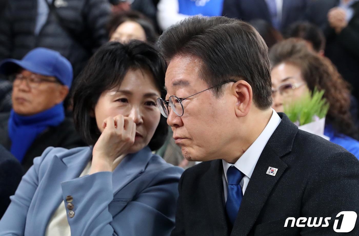 이재명 더불어민주당 대통령 후보와 부인 김혜경 씨. 2024.4.11/뉴스1 ⓒ News1 이승배 기자