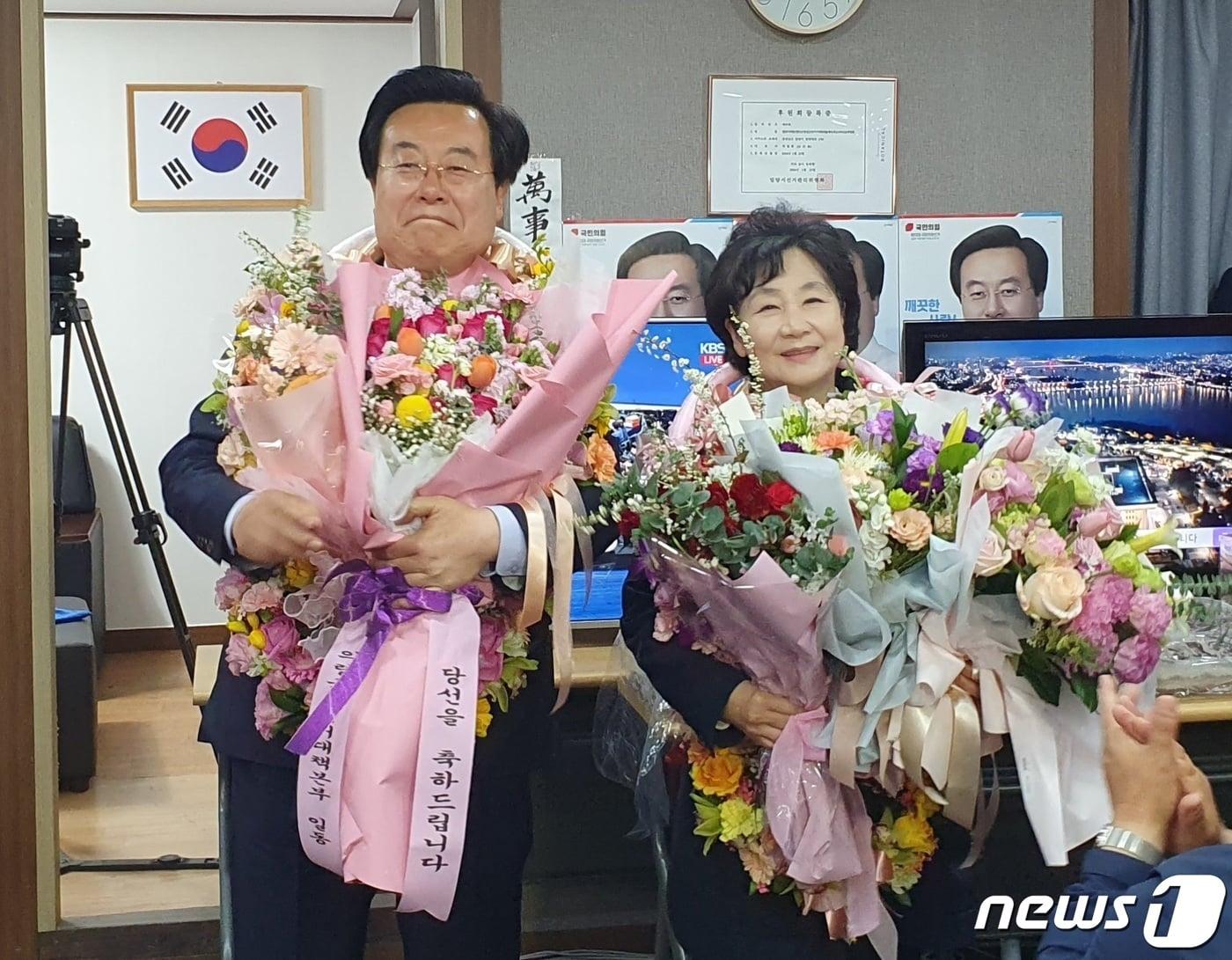 본문 이미지 - 경남 밀양·의령·함안·창녕 국민의힘 박상웅 후보가 10일 당선 소감을 밝히고 있다(박상웅 캠프 제공). 2024.4.10/뉴스1