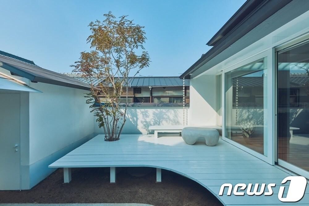 본문 이미지 - MUJI 베이스 테시마(에어비앤비 제공)