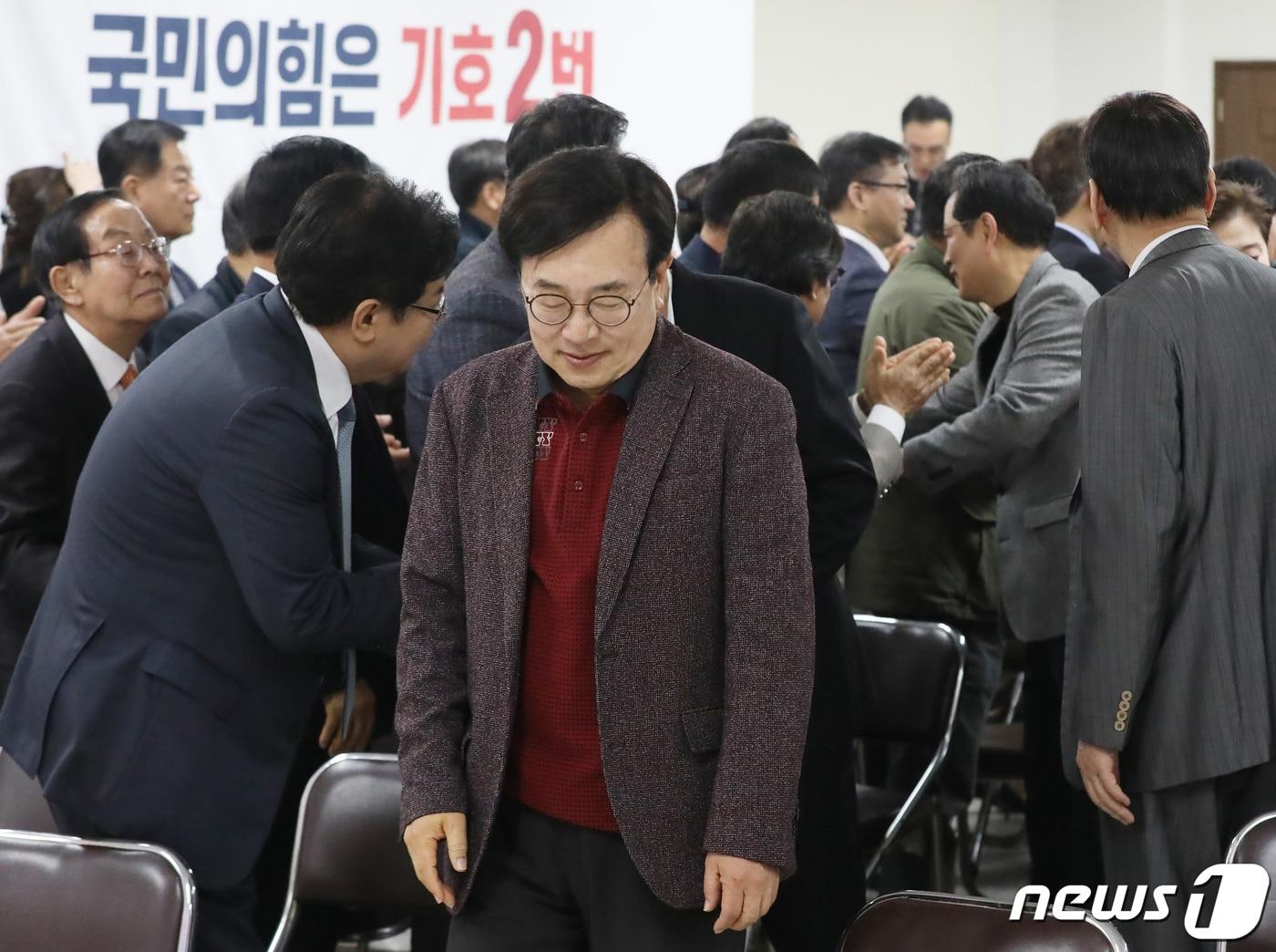 본문 이미지 - 서병수 국민의힘 부산 총괄선대위원장이 12일 오전 부산 수영구 국민의힘 부산시당에서 열린 제22대 국회의원 선거 부산선대위 해단식에 참석하고 있다. 2024.4.12/뉴스1 ⓒ News1 윤일지 기자