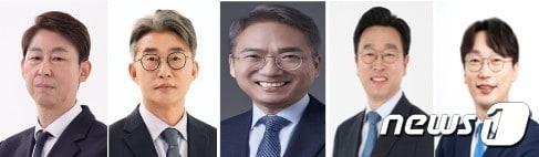 본문 이미지 - 22대 총선에서 인천 지역 초선의원으로 활동하게 될 당선인들. 왼쪽부터 이훈기(인천 남동을), 노종면(인천 부평갑), 박선원(인천 부평을), 이용우(인천 서구을), 모경종(인천 서구병) 당선인