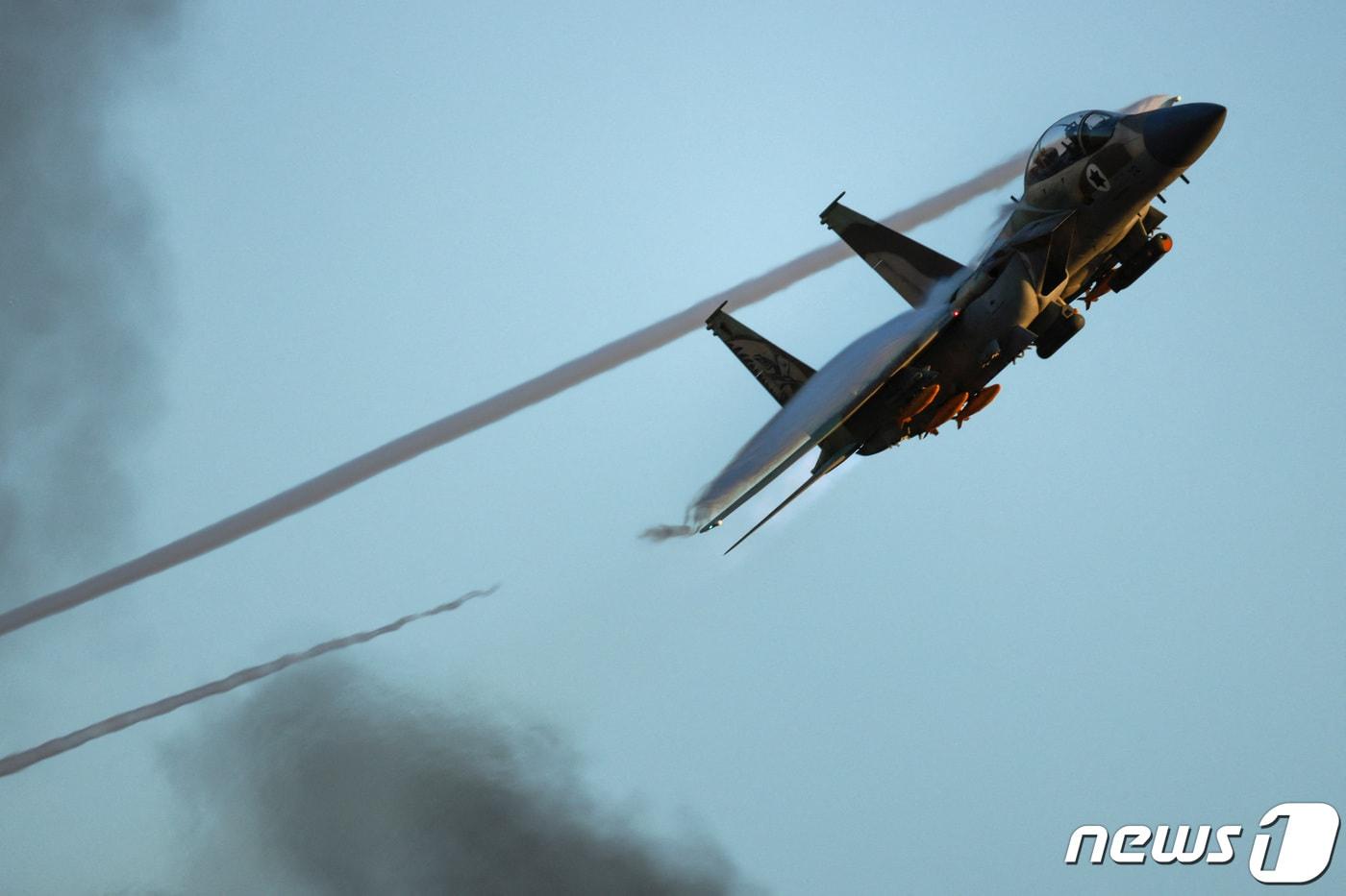 본문 이미지 - F-15 전투기. ⓒ 로이터=뉴스1