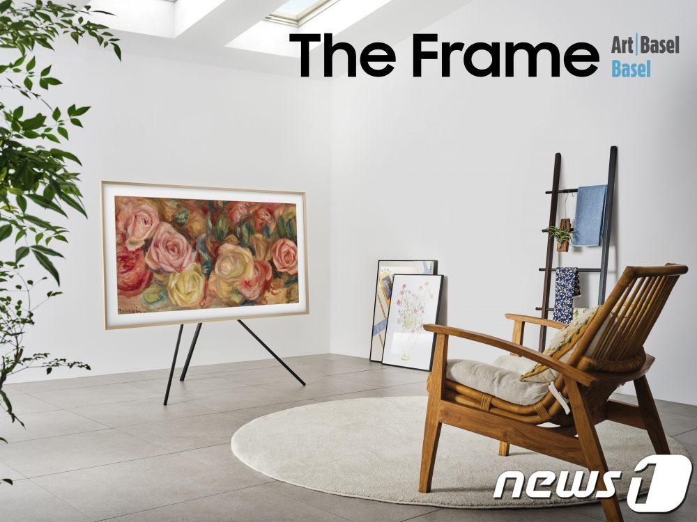 본문 이미지 - 삼성전자는 액자형 TV '더 프레임'이 스위스 예술 박람회 '아트 바젤' 공식 디스플레이로 선정됐다고 15일 밝혔다.(삼성전자 제공)