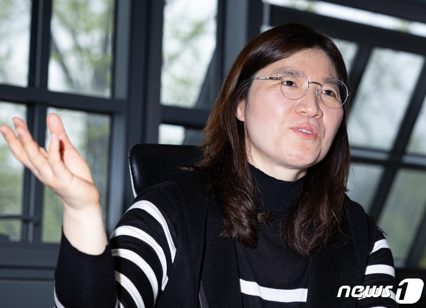 본문 이미지 - 장미란 문화체육관광부 제2차관이 15일 오전 서울 종로구 국립현대미술관에 마련된 집무실에서 뉴스1과 인터뷰를 하고 있다. 2024.4.15/뉴스1 ⓒ News1 이재명 기자