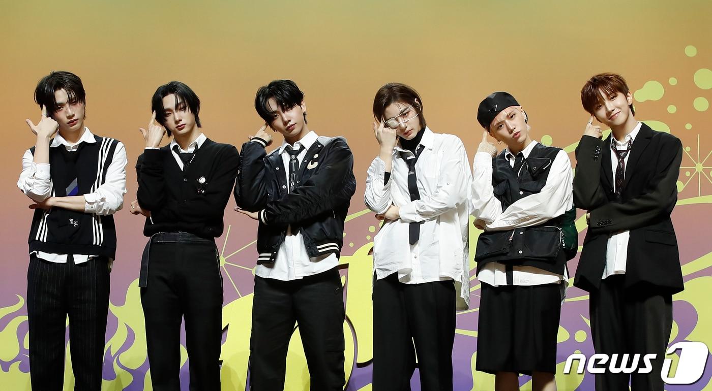 본문 이미지 - 그룹 보이넥스트도어(BOYNEXTDOOR) 태산(왼쪽부터)과 성호, 명재현, 이한, 리우, 운학 2024.4.15/뉴스1 ⓒ News1 권현진 기자