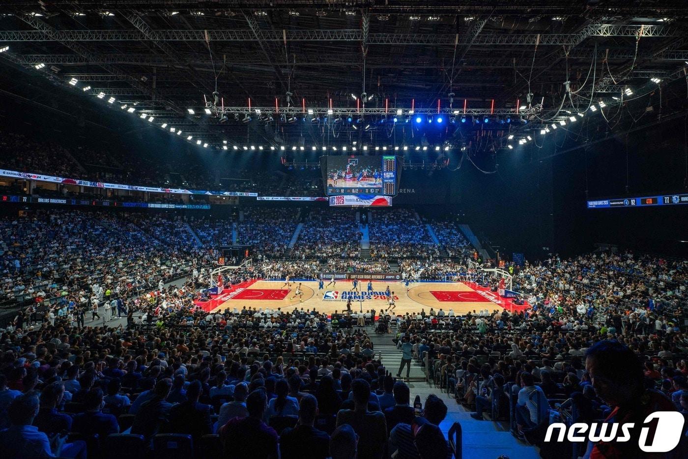 본문 이미지 - 2023-24시즌 NBA는 역대 최다 관중 2253만6341명을 기록했다. ⓒ AFP=뉴스1