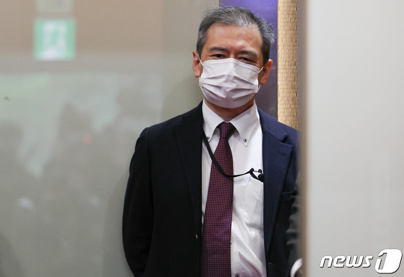 본문 이미지 - 미바에 다이스케 주한 일본대사관 총괄공사가 16일 서울 도렴동 외교부 청사로 초치되고 있다. 정부는 이날 일본이 외교청서를 통해 독도는 일본 땅이라고 거듭 주장한 데 대해 깊은 유감을 표하며 즉각 철회를 촉구했다. 2024.4.16/뉴스1 ⓒ News1 허경 기자