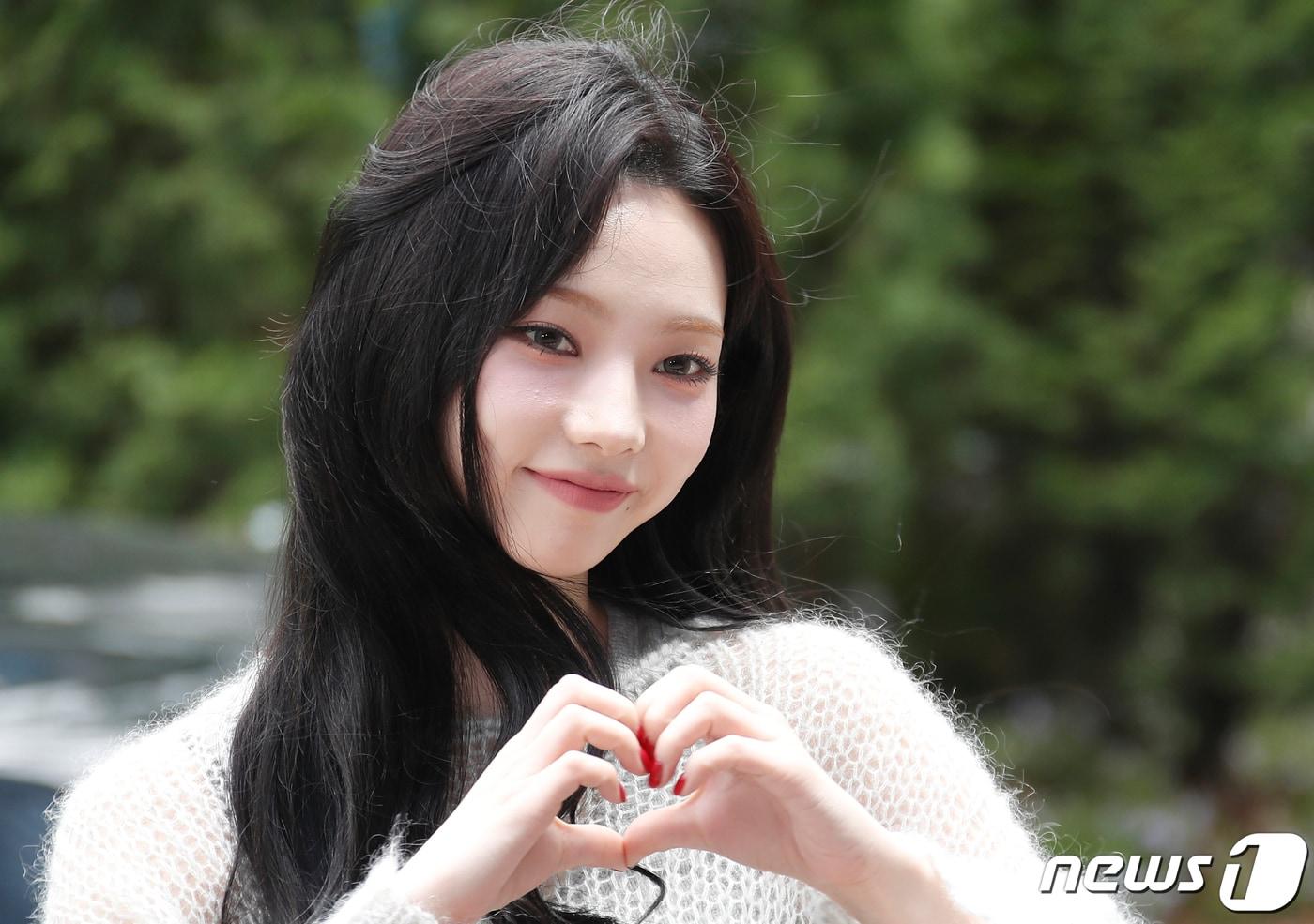 본문 이미지 - 에스파 카리나가 AI 비주얼을 자랑했다. ⓒ News1 권현진 기자