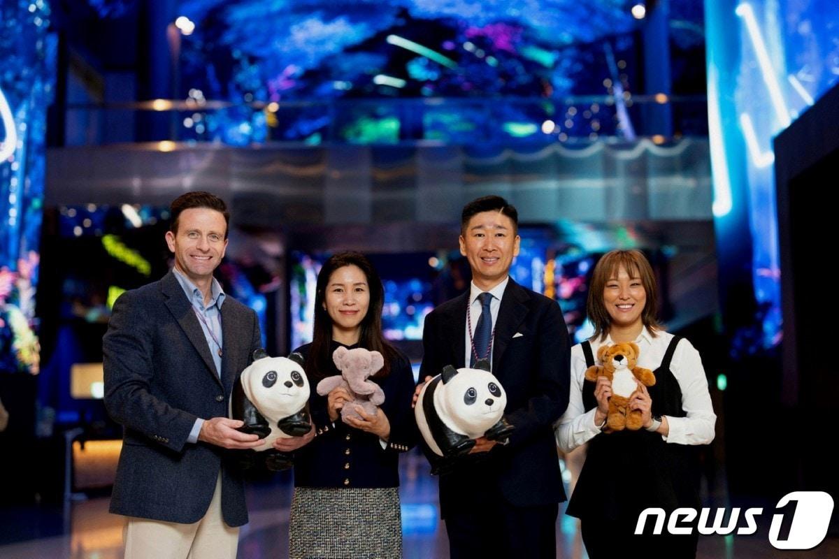 본문 이미지 - 마이클 젠슨 모히건 인스파이어 최고마케팅책임자(왼쪽부터), 박민혜 WWF 한국본부 사무총장, 첸 시 모히건 인스파이어 사장, 홍나희 WWF 한국본부 기업파트너십 팀장(모히건 인스파이어 제공)