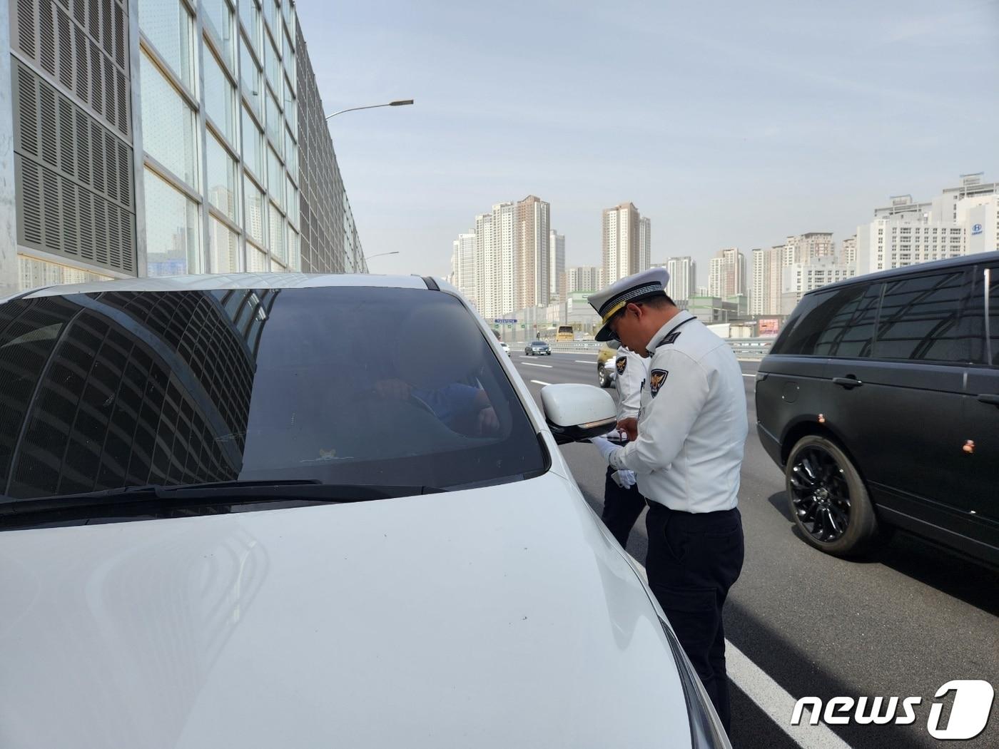 본문 이미지 - 단속 현장.