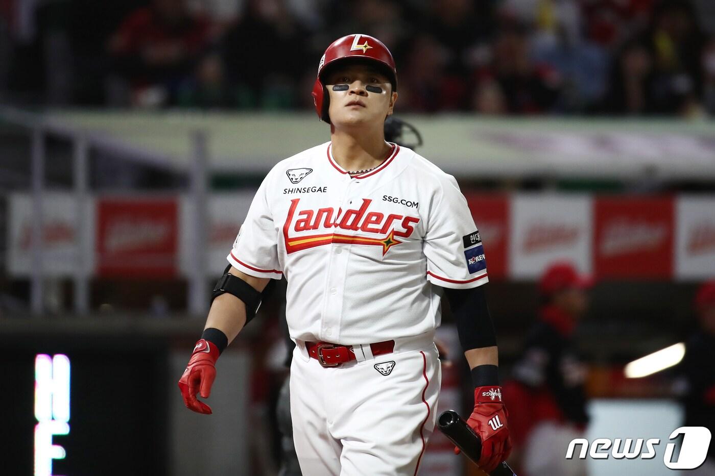 SSG 랜더스 추신수가 어깨 부상 이후 한 달 만에 실전을 소화했다. 2024.4.17/뉴스1 ⓒ News1 이광호 기자