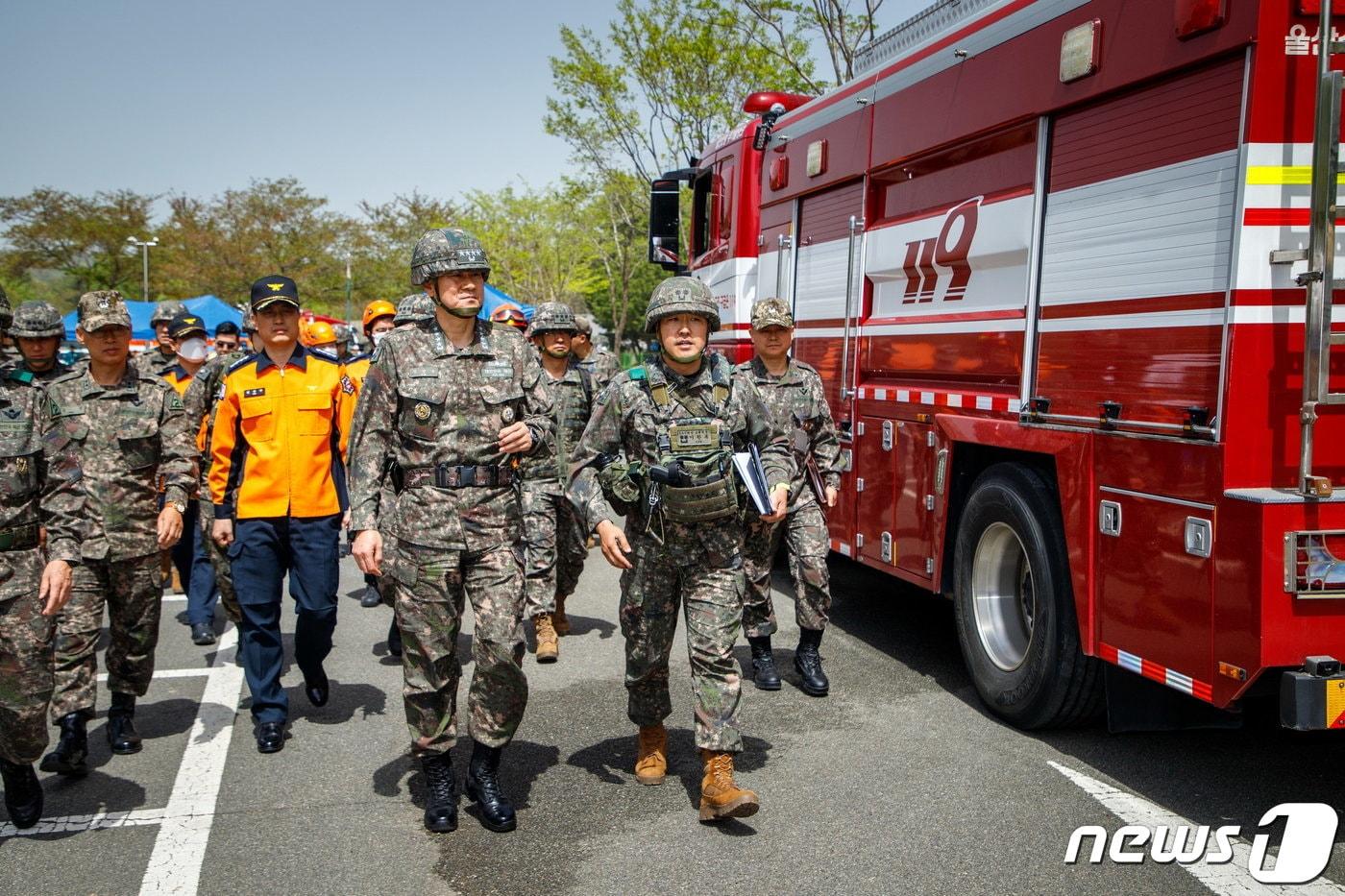 본문 이미지 - 2024년 부산·울산권역 화랑훈련 모습. 2024.4.18 ⓒ 뉴스1 (합동참모본부 제공)