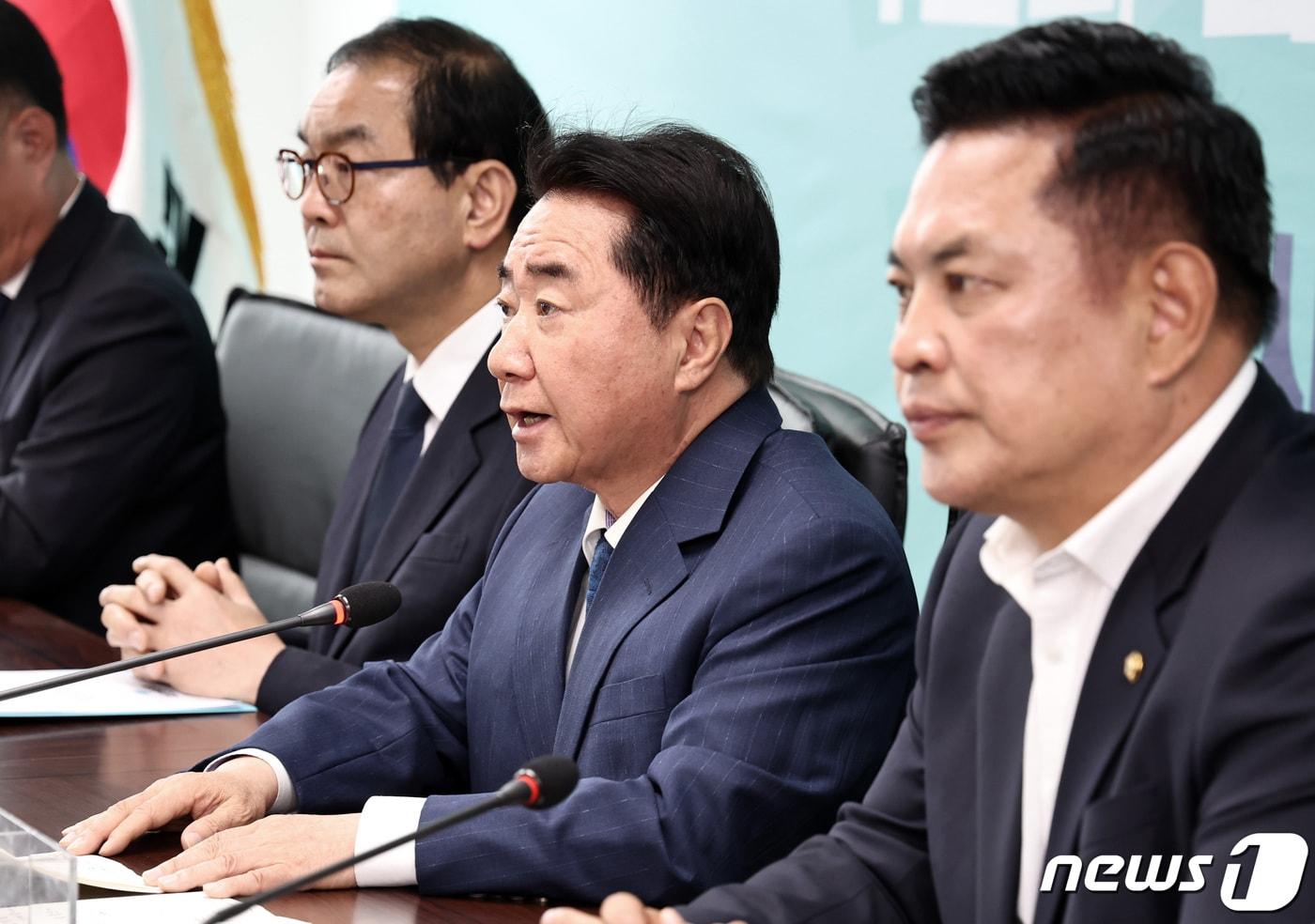 본문 이미지 - 이석현 새로운미래 비상대책위원장. 뉴스1 ⓒ News1 구윤성 기자