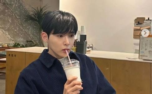 본문 이미지 - 그룹 슈퍼주니어 멤버 려욱 인스타그램 갈무리