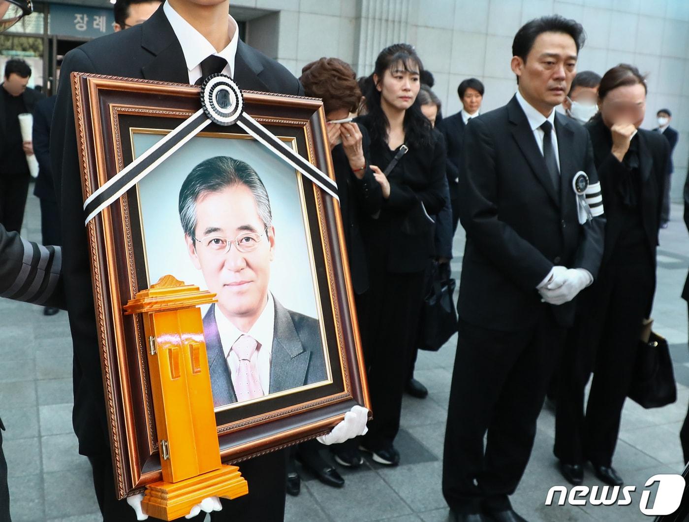 본문 이미지 - 원로배우 남일우(본명 남철우)의 발인식. ⓒ News1 권현진 기자