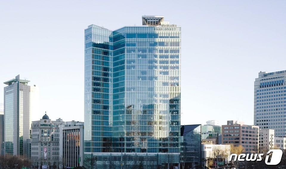 본문 이미지 - 파크 하얏트 서울 전경.(호텔HDC 홈페이지 갈무리) ⓒ News1 김형준 기자