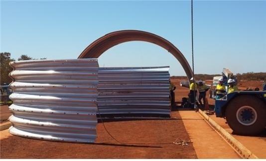 본문 이미지 - 호주 퍼스 파형강판 통로공사 장면 /렉스틸 제공