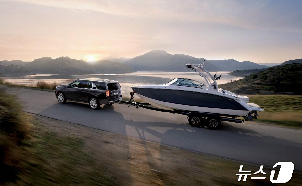 본문 이미지 -  쉐보레 타호의 트레일러링 모습.&#40;한국GM 제공&#41;