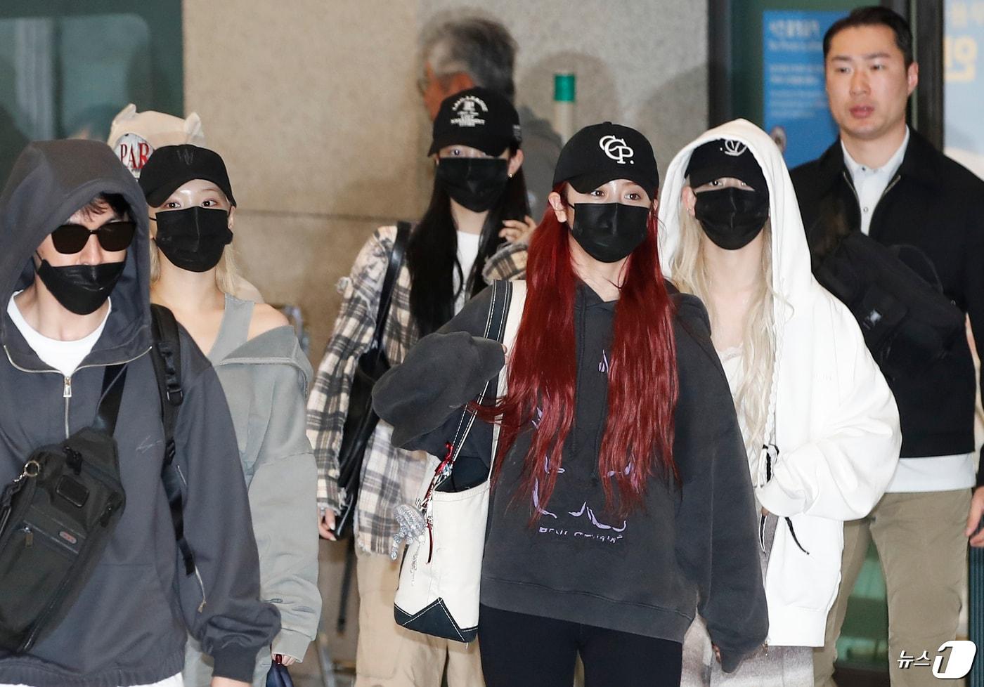 르세라핌이 라이브 논란 속 ‘코첼라’ 일정을 마치고 입국했다. ⓒ News1 권현진 기자