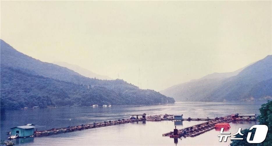 본문 이미지 -  내수면가두리양식업을 운영했던 청평수산 모습(해양수산부 제공)