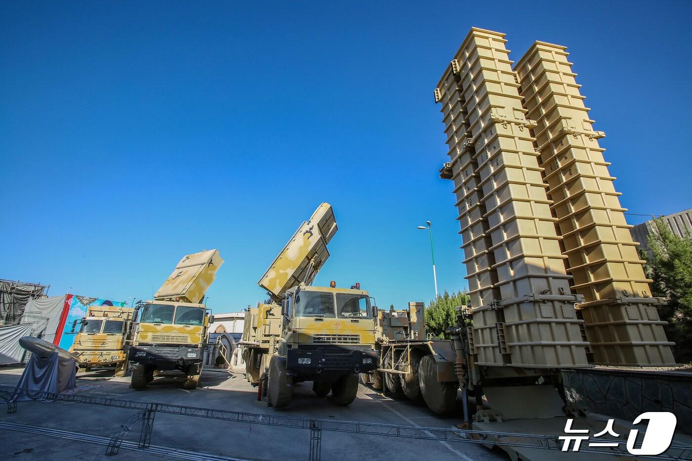 본문 이미지 - 이란이 자체 개발한 바바르-373 대공미사일. ⓒ 로이터=뉴스1 ⓒ News1 박재하 기자