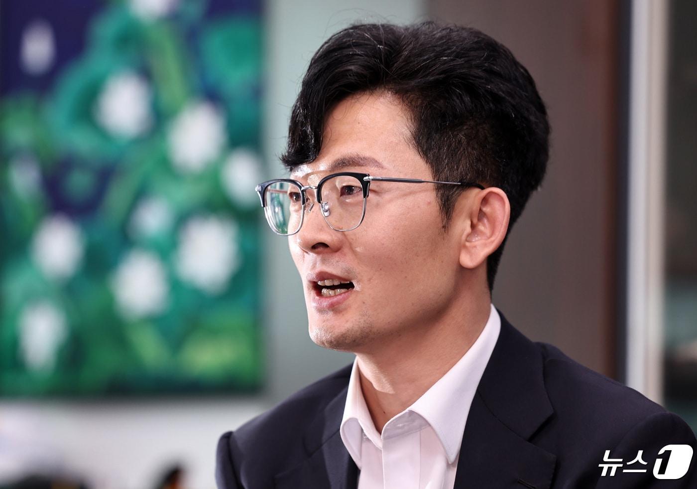 본문 이미지 - 박충권 국민의미래 비례대표 당선인이 24일 서울 여의도 국회의원회관에서 당선 소감과 포부를 밝히고 있다. 2024.4.24/뉴스1 ⓒ News1 구윤성 기자