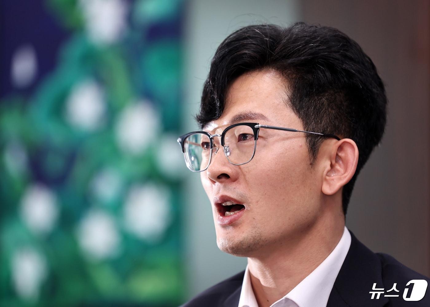 본문 이미지 - 박충권 국민의미래 비례대표 당선인이 24일 서울 여의도 국회의원회관에서 당선 소감과 포부를 밝히고 있다. 2024.4.24/뉴스1 ⓒ News1 구윤성 기자